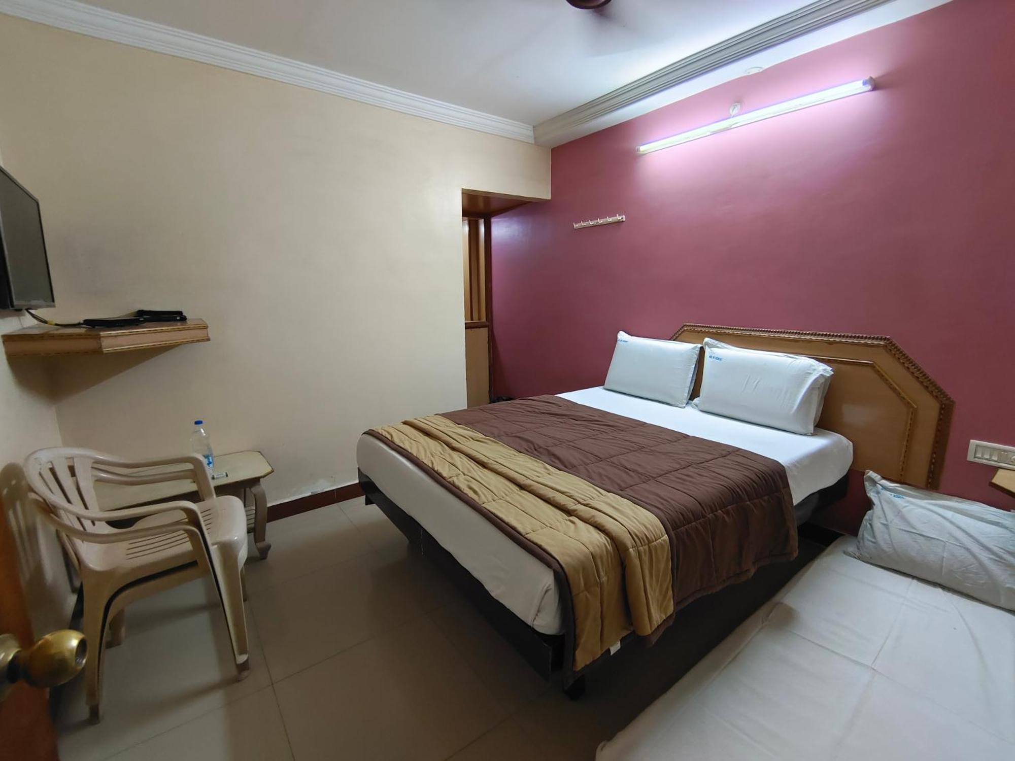 Hotel Dkr Residency Тирупати Номер фото